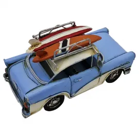 Sörf Tahtalı ve Çerçeveli Dekoratif Vintage Chevrolet Araba