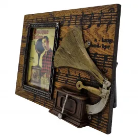 Nostaljik Gramofon Temalı Ahşap Metal Fotoğraf Çerçevesi - "Vintage Melodiler"