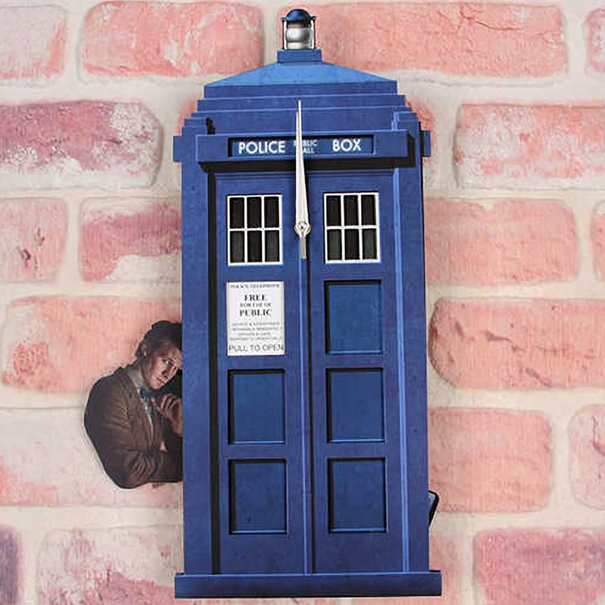 Doktor Who Sarkaçlı Ahşap Duvar Saati