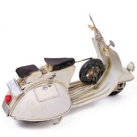 Beyaz Eskitme Vintage Dekoratif Metal Scooter