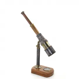 Vintage Pirinç Masaüstü Pusulalı Dürbün, Ahşap Stand ve Deri İşlemeli Denizci Temalı Dekoratif Obje