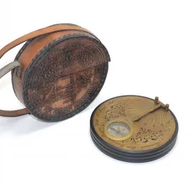 Vintage Deri Kılıflı Pirinç Pusula ve Güneş Saati Seti - Kaşif Ruhlar İçin Otantik Hediye