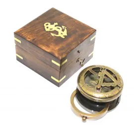 Antik Denizci Tarzı Ahşap Kutulu Pirinç Pusula: Nostaljik Keşif ve Dekorasyon Şaheseri