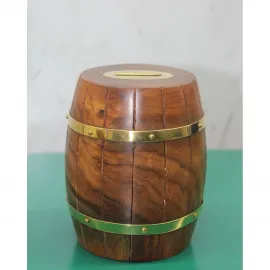 El Yapımı Ceviz Ahşap Fıçı Kumbara - Nostaljik Pirinç Şeritli Dekoratif Para Kutusu