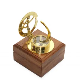 Antik Pirinç Sundial Pusula & Ahşap Kutusu: Klasik Seyahat Temalı Hediye ve Dekorasyon