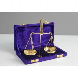 Zarif Pirinç Terazi Seti: 20 Gram Hassas Ölçüm Kutulu Kese Yaptırma için Antika Görünümlü