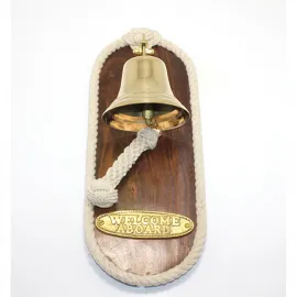 Nostaljik Pirinç Gemi Çanı Duvar Dekoru | Ahşap Plaka Üzerinde Denizci Temalı Hoş Geldin Zili