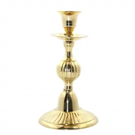 Zarif Tekli Parlak Pirinç Şamdan Mumluk – 16 cm Yüksek Klasik Ev Dekorasyonu