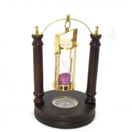 Zarif Pirinç Kumsaati ve Entegre Pusula: Ahşap Tabanlı Dekoratif Masaüstü Zamanlayıcı