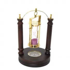 Zarif Pirinç Kumsaati ve Entegre Pusula: Ahşap Tabanlı Dekoratif Masaüstü Zamanlayıcı