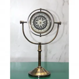 Zarif Antik Pirinç Masaüstü Gimbal Pusula: Dekoratif Denizci Navigasyon Enstrümanı 23x15cm