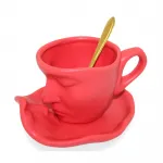 Özgün Yüz Tasarımlı Kırmızı Porselen Kupa Bardak ve Tabağı - Sanatsal Kahve Deneyimi