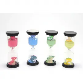 Sevimli Figürlü 15 Dakika Kum Saati Zamanlayıcı – Çocuklar ve Ofis İçin Dekoratif Kum Saati