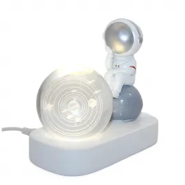 Astronot Figürlü Solar Sistem Kristal Küre Gece Lambası – Uzay Temalı Led Dekoratif Biblo