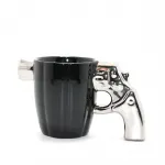 Şık Siyah Porselen Silah Şeklinde Tutacaklı Kupa Bardak – Benzersiz Hediye Fikri