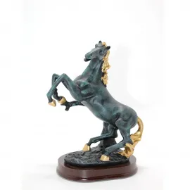 Bronz Görünümlü Polyester Şahlanmış At Figürü, Altın Detaylı Zarif Ev ve Ofis Dekoru Objeleri