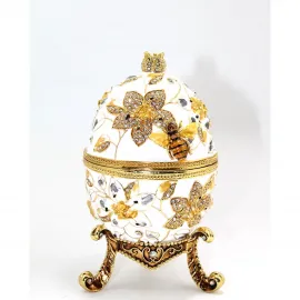 Lüks Swaroski Taşlı Dekoratif Yumurta Biblo: Altın Detaylı, Arı ve Çiçek Figürlü El İşçiliği