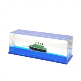 Batmayan Gemi Sıvı Hareket Masaüstü Dekoru: Eşsiz Buzdağı Temalı Gemi Oyuncağı