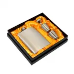 Lüks Paslanmaz Çelik Matara Seti | 8 Oz Şık Tasarım ve 2 Adet Shot Bardağıyla Komple Hediye Paketi