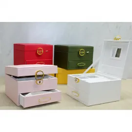 Modern Çok Katlı Deri Takı Kutusu ve Makyaj Organizeri - Şık ve Kilitli