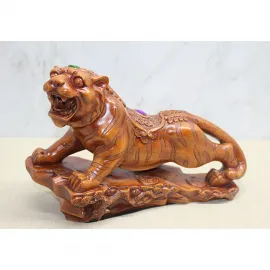 El Oyması Görünümlü Polyester Kaplan Biblo – Güç, Asalet ve Detaylı Sanat Eseri