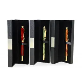 Zarif Tasarımlı Tekli Tükenmez Kalem – Altın Detaylı, Şık ve Konforlu Yazım Deneyimi