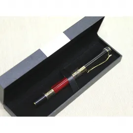Şık Kırmızı ve Siyah Gold Detaylı Tekli Tükenmez Kalem – Özel Tasarım Hediye Kutulu Lüks Yazı Aracı