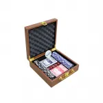 Lüks Deri Çantalı Eksiksiz Poker Seti – 100 Kaliteli Chip ve 2 İskambil Destesi ile Casino Deneyimi