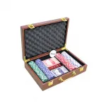 Lüks Deri Çantalı Profesyonel Poker Seti: 200 Chip, 2 Deste İskambil Kartı ve Zarlarıyla