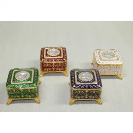 Göz Alıcı Swaroski Taşlı Dekoratif Kare Mücevher ve Biblo Kutusu