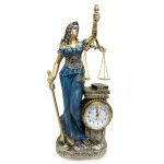 Themis Temalı Polyester Adalet Figürü Saatli Dekoratif Masa Biblosu Hukuk Hediyesi