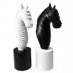 Modern Katmanlı Tasarım Polyester At Büstü Biblo – Şık Ev ve Ofis Dekorasyonu