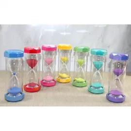 Dekoratif Plastik Çerçeveli Renkli 15 Dakika Kum Saati Zamanlayıcı – Ev ve Ofis İçin Şık Masaüstü Aksesuarı