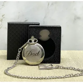 Babalar Gününe Özel Gümüş Kaplama Köstekli Saat - 'Dad' Yazılı Hediye Kutulu Cep Saati
