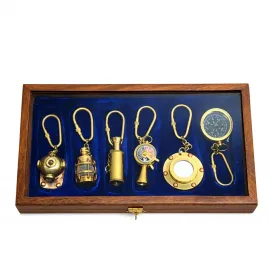 Lüks Ahşap Kutulu 6'lı Denizci Temalı Pirinç Anahtarlık Koleksiyonu - Dekoratif Set