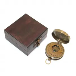 Nostaljik Ahşap Kutulu Pirinç Pusula ve Sundial - Dekoratif Denizci Temalı Hediye