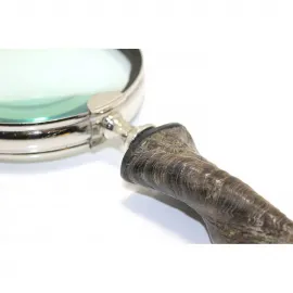 Antik Pirinç Çerçeveli Hakiki Boynuz Saplı Lüks El Tipi Büyüteç – Dekoratif ve Fonksiyonel Okuma Aracı