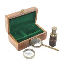 Nostaljik Temalı Ahşap Kutusunda Pirinç Pusula, Teleskop ve Büyüteç Keşif Seti