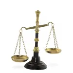 Antik Pirinç ve El Yapımı Deri Detaylı Dekoratif Terazi | Adalet & Zarafet Sembolü