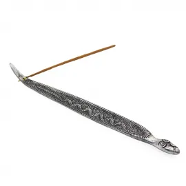 Otantik El İşçiliği Gümüş Görünümlü Metal Ejderha Desenli Kayık Tütsülük – Dekoratif ve Huzurlu Ortamlar İçin Şık Tütsü Standı