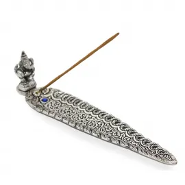 Ganesha Figürlü Metal Kayık Tütsülük – El İşçiliği Desenli Dekoratif Tütsü Tabağı 22 Cm