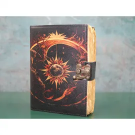 Mistik Güneş ve Ay Tasarımlı Kilitli Deri Defter - Özel El Yapımı Günlük 18x13cm