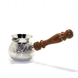 El Yapımı Pirinç Türk Kahvesi Cezvesi – 3 İnç Oymalı Ahşap Saplı Geleneksel Kahve Potu