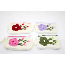 El Yapımı Tığ İşi Çiçek İşlemeli Kadın Portföy Çanta – Şık ve Kullanışlı El Çantası