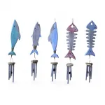 El Yapımı Rustik Deniz Temalı Ahşap Balık Figürlü Metal Rüzgar Çanı – 70 cm Dekoratif