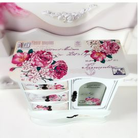 Çiçek Desenli Takı Kutusu