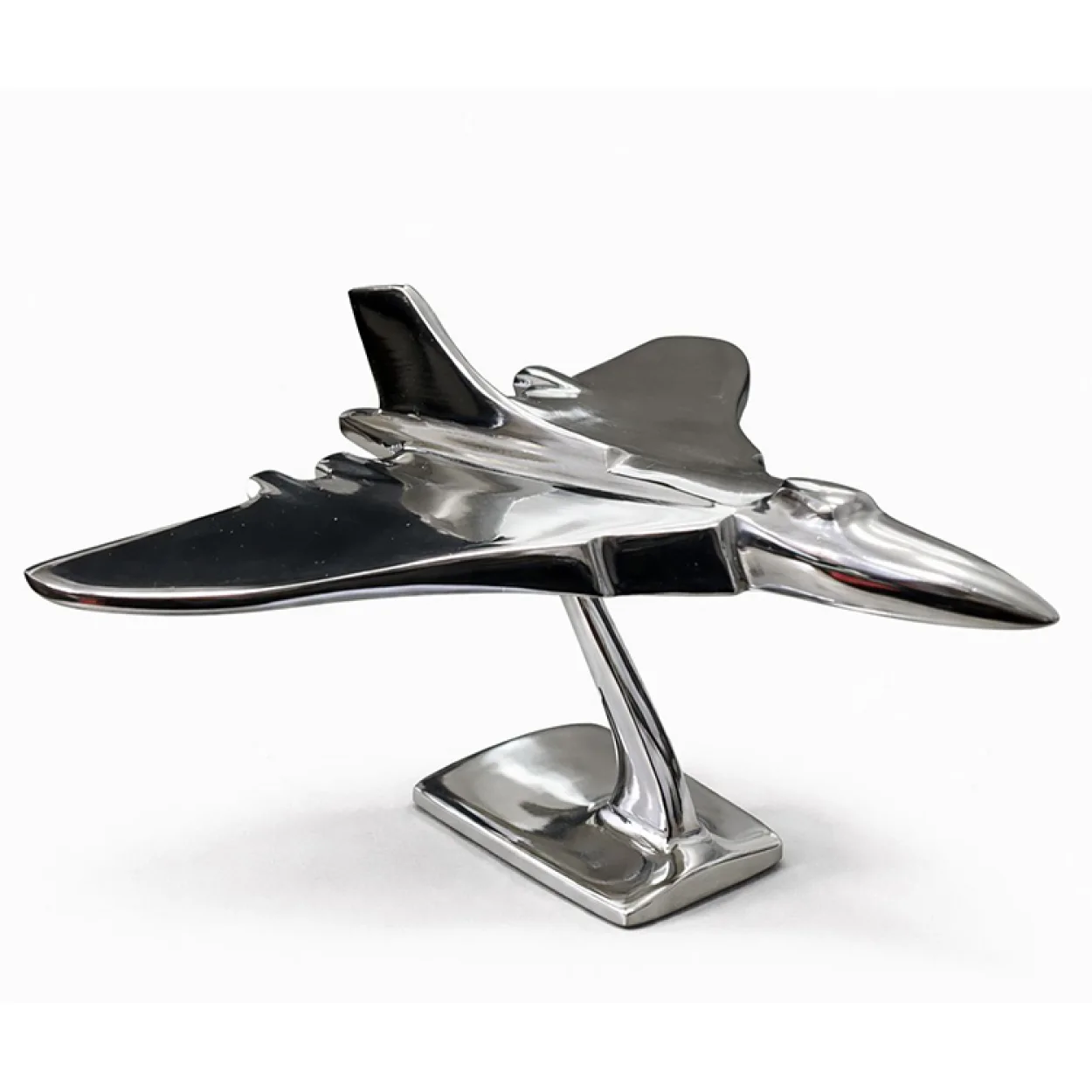 Vulcan Krom Tasarım Jet Uçak Dekoratif Biblo – Modern Masa Üstü Objesi Vulcan Krom Tasarım Jet Uçak Dekoratif Biblo – Modern Masa Üstü Objesi